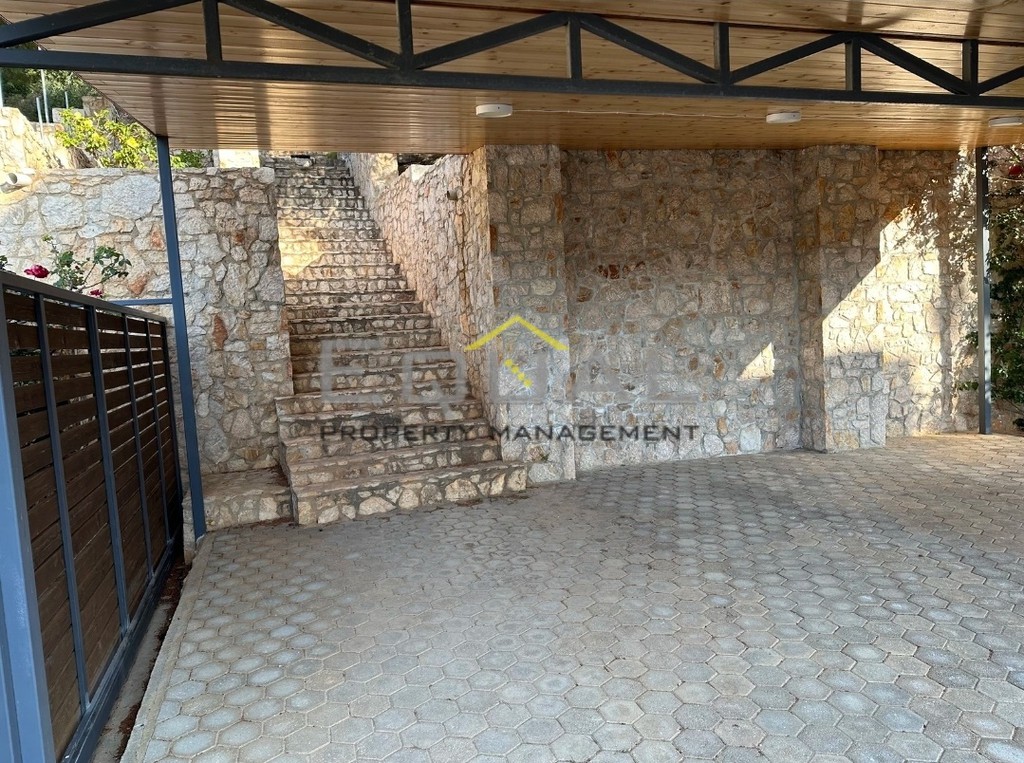 Βίλλα 450 τ.μ. πρός πώληση, Αττική - Υπόλοιπο, Καλύβια Θορικού