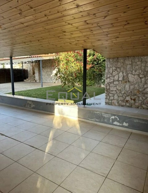 Βίλλα 450 τ.μ. πρός πώληση, Αττική - Υπόλοιπο, Καλύβια Θορικού
