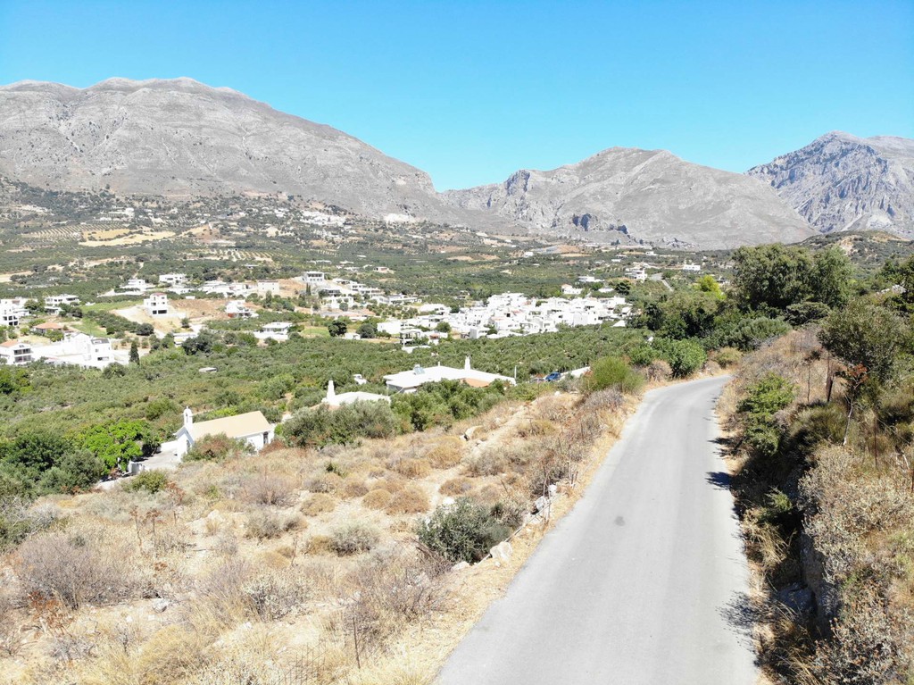 Αγροτεμάχια 2.650 τ.μ. πρός πώληση, Ν. Ρεθύμνου, Φοινίκας