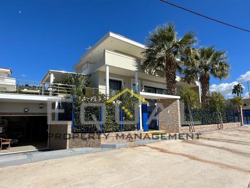 Βίλλα 450 τ.μ. πρός πώληση, Αττική - Υπόλοιπο, Καλύβια Θορικού