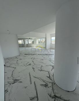 Office 665 sqm for rent