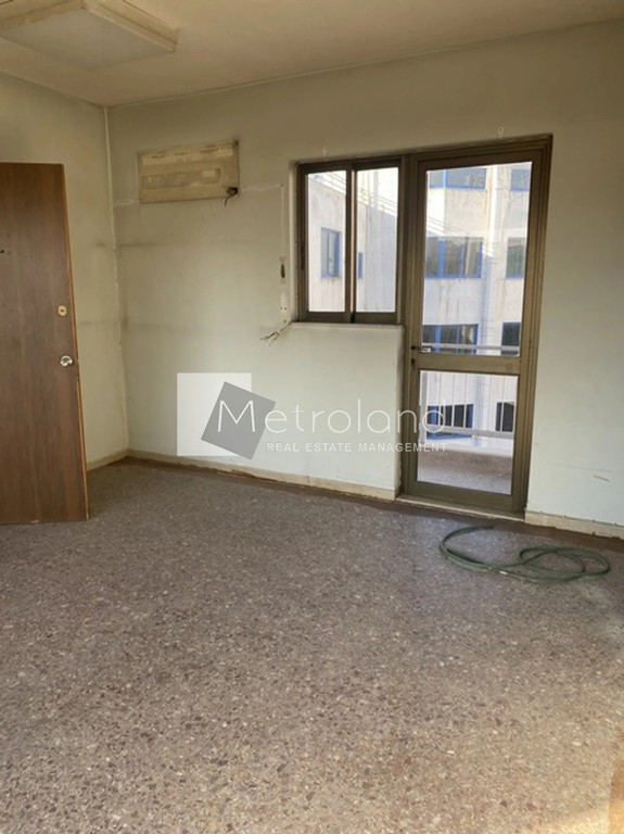 Επιχειρηματικό κτίριο 680 τ.μ. πρός πώληση, Πειραιάς - Προάστια, Κερατσίνι