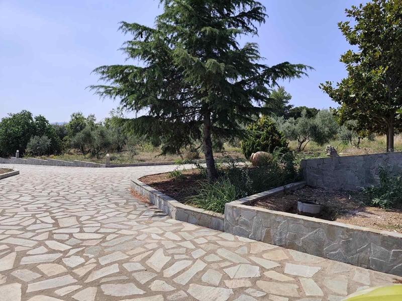 Κτίριο 750 τ.μ. πρός πώληση, Βοιωτία, Θήβα