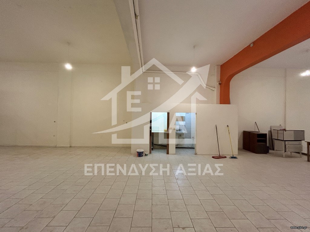 Κατάστημα 180 τ.μ. προς ενοικίαση, Εσταυρωμένος