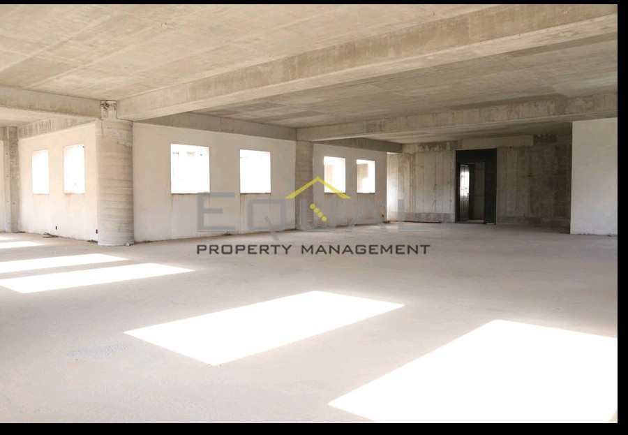 Business bulding 1.910 sqm for rent, Athens - North, Agia Paraskevi