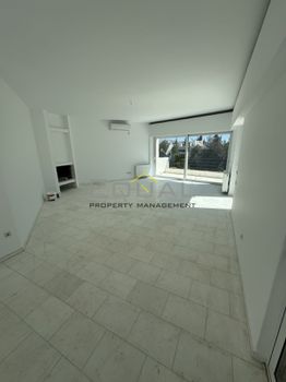 Apartment 155 sqm for rent