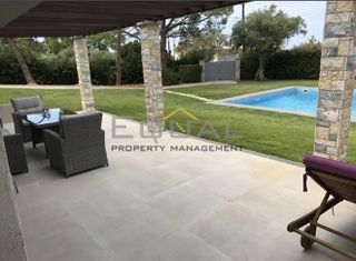 Βίλλα 285 τ.μ. για ενοικίαση