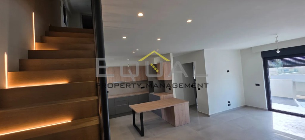 Maisonette 115 sqm for rent, Athens - South, Voula