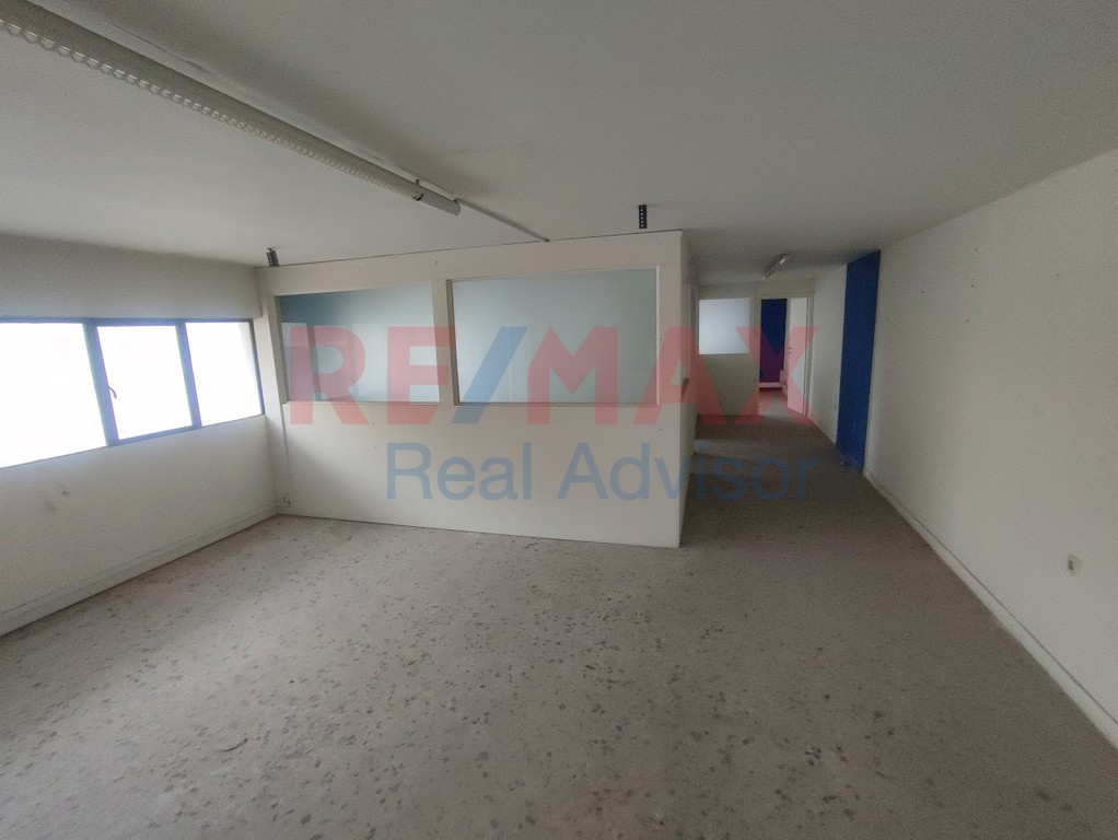 Επιχειρηματικό κτίριο 570 τ.μ. προς πώληση, Λυκότρυπα