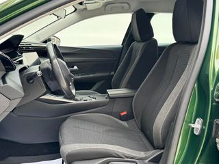 Peugeot 308 2022-thumb-3