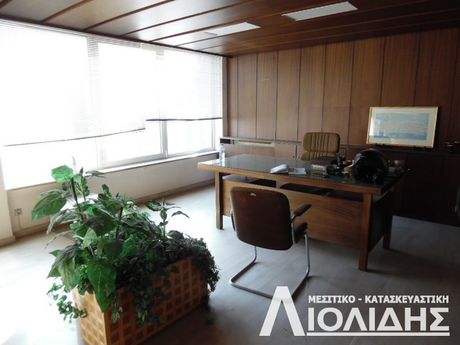 Commercial 130 sqm for rent