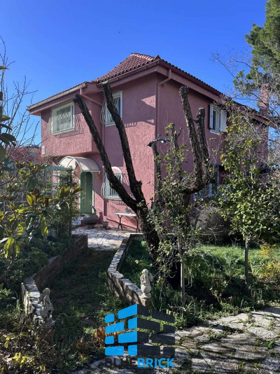 Μονοκατοικία 215 τ.μ. πρός πώληση, Αθήνα - Βόρεια Προάστια, Κρυονέρι