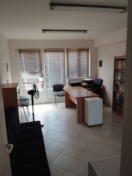 Office 75 sqm for rent