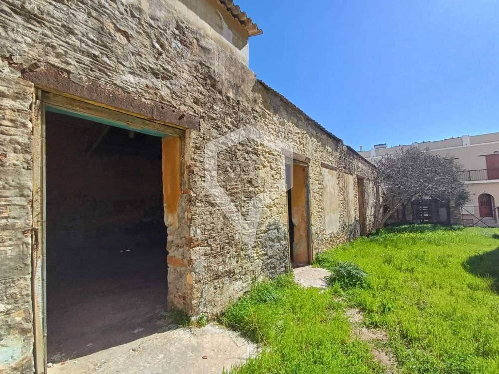 Επιχειρηματικό κτίριο 307 τ.μ. προς πώληση, Ερμούπολη