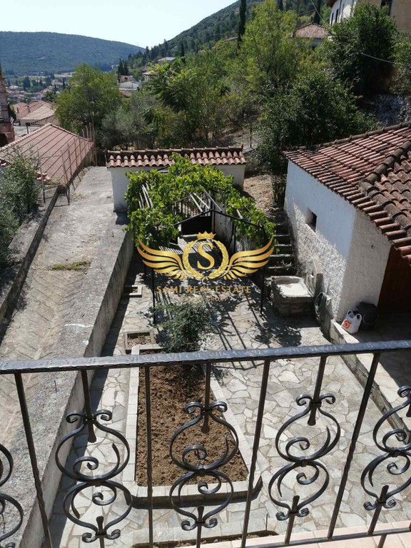 Μονοκατοικία 306 τ.μ. προς πώληση, Αμφίκλεια