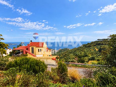 Land plot 709 sqm for sale