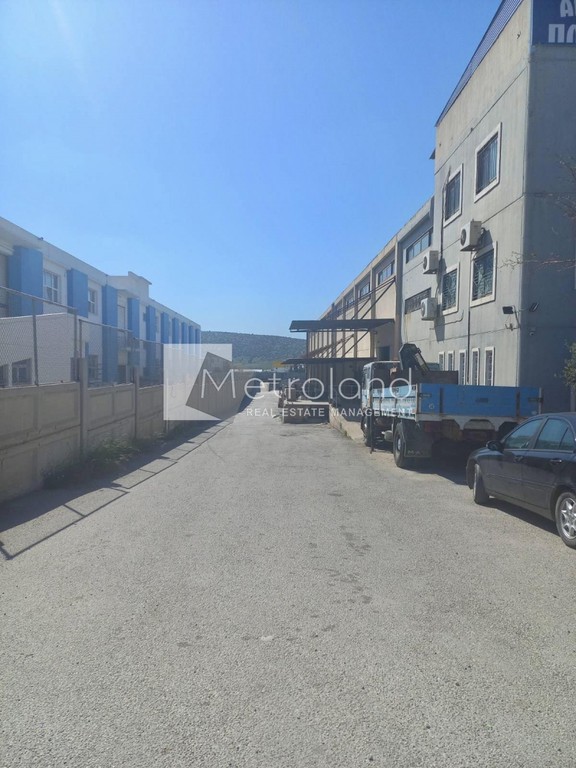 Επιχειρηματικό κτίριο 2.270 τ.μ. προς πώληση, Κέντρο Ασπροπύργου
