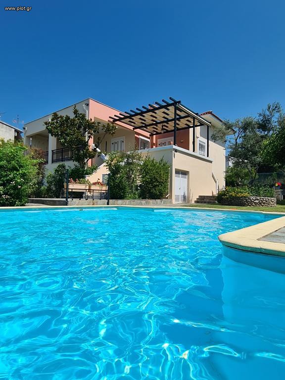 Βίλλα 270 τ.μ. προς πώληση, Άγιος Βασίλειος Ρίου