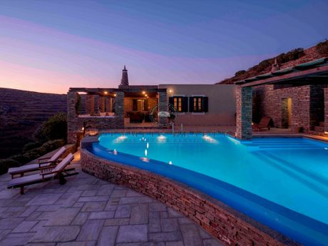 Detached home 296 sqm for sale
