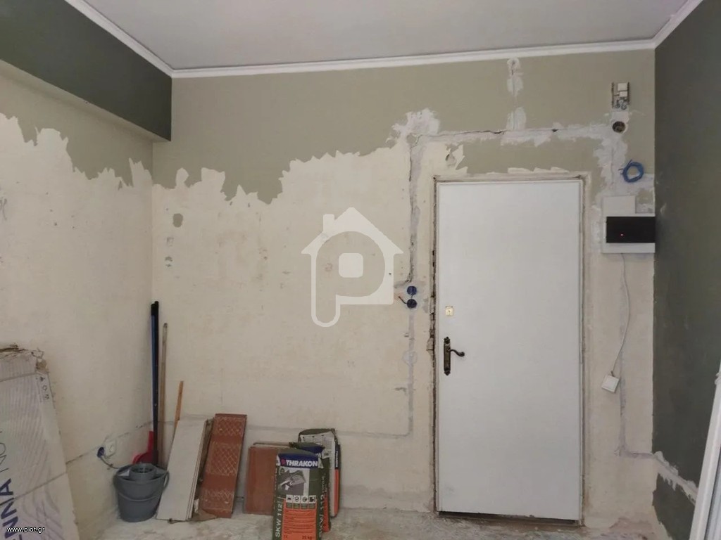 Γραφείο 14 τ.μ. προς πώληση, Πλατεία Καρύτση