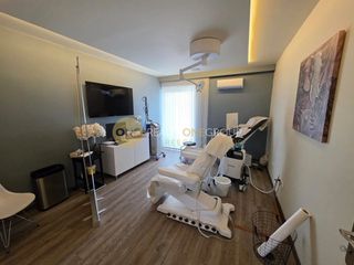 Office 160 sqm for rent