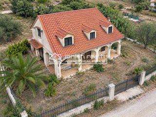 Μεζονέτα 180 τ.μ. προς πώληση